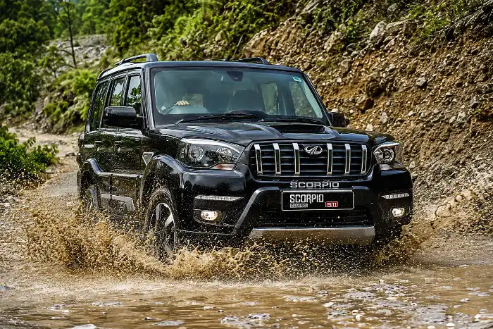 Scorpio S11 Game realistic SUV driving on Indian highway road